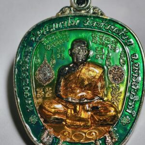 หลวงพ่อพัฒน์ วัดห้วยด้วน จังหวัดนครสวรรค์ ไก่ 4 มีรวยยั่งยืน AC2327