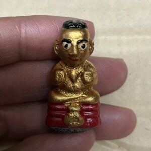 หลวงปู่ทองดำ วัดถ้ำตะเพียนทอง กุมารเศรษฐี เนื้อผงว่าน (KU13)