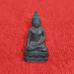 หลวงพ่อคูณ วัดบ้านไร่ พระชัยวัฒน์บารมี เนื้อนวะ KA3841