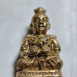หลวงพ่อเพี้ยน กุมารทองขุมสมบัติ เนื้อโลหะอุดผง (AC3360)