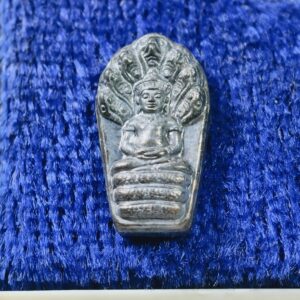 หลวงปู่ม่น วัดเนินตามาก จ.ชลบุรี ปรกใบมะขาม 7 รอบ รุ่นแรก AC8381