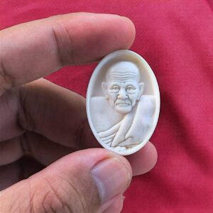 หลวงพ่อธรรมดล วัดหนองปรือ เหรียญหลวงปู่ทวด เปิดโลก