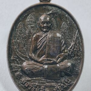 หลวงปู่ฝั้น วัดหน้าผา เมตตามหานิยม เนื้อเหล็กน้ำพี้  AC7372